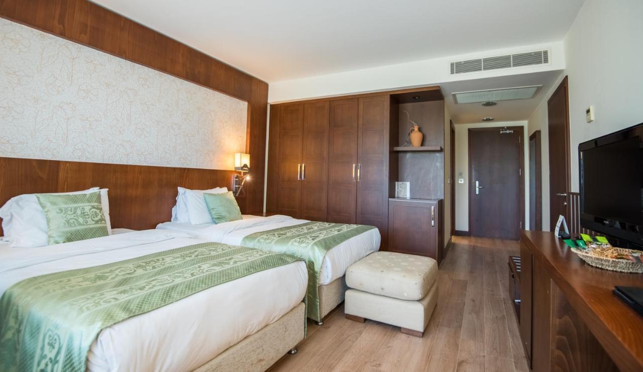 Korineum Golf & Beach Resort Agios Georgios  Экстерьер фото